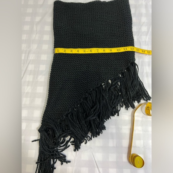 Steve Madden hooded scarf hat - Picture 3 of 5